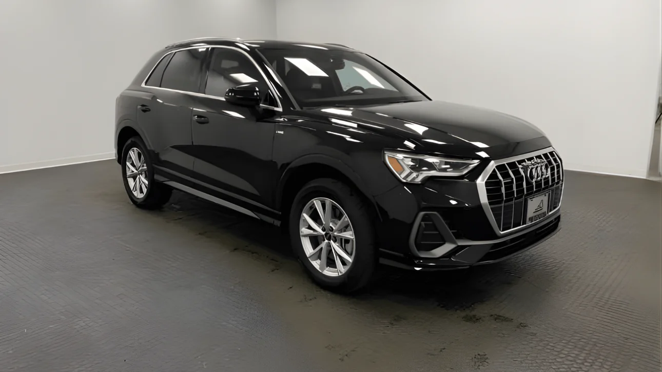Audi Q3 – Black