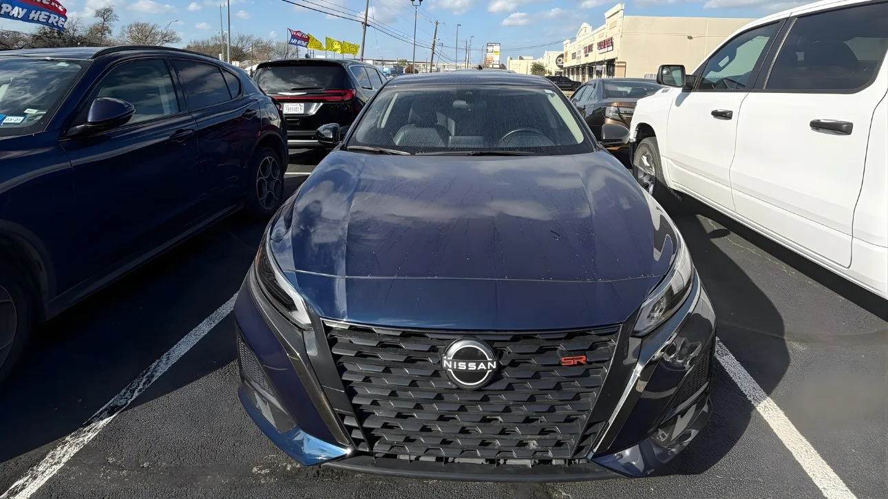 023 Nissan Altima SR